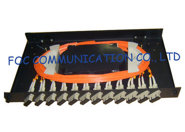 El panel de remiendo de la fibra óptica 12Port con los adaptadores a dos caras con varios modos de funcionamiento y las coletas del SC